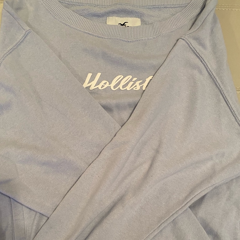 Hollister Crew neck !